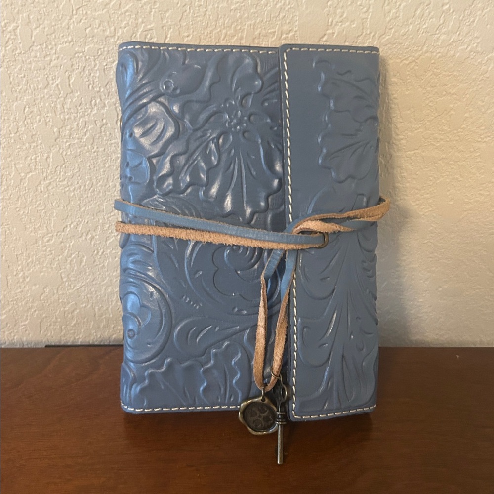 Patricia Nash Tooled Leather Suede Carmona Journal Medium Blue Key Medallion